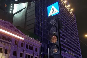 TP.HCM: Biển báo giao thông phát sáng hiệu quả tốt