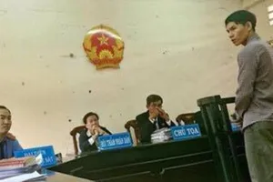 Hiếp dâm trẻ em hay chỉ trộm gà?