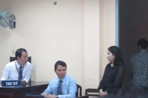 Phiên xử vụ kiện của diễn viên Ngọc Trinh bị hoãn
