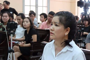 Ngọc Trinh: 'Em hết đường rồi, em phải bảo vệ em thôi' 