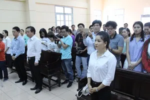 Ngọc Trinh thắng kiện Nhà hát Kịch TP.HCM