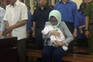 Tòa không cho đưa con nhỏ vào phòng xử là hợp tình, hợp lý!