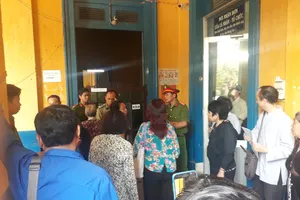 Vì sao nhóm đương sự đòi gặp thẩm phán tại TAND TP.HCM?