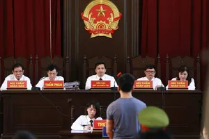 Vì sao HĐXX kéo dài thời gian nghị án vụ BS Lương?