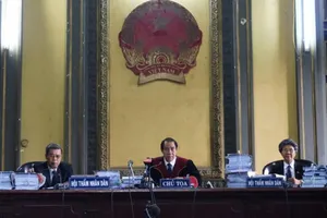 Vụ Vinasun kiện Grab: Tòa tiếp tục... xét hỏi lại