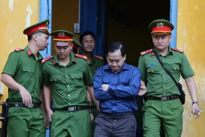 Phiên xử Vũ 'nhôm': Luật sư khen bị cáo trung thực