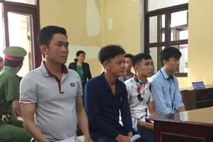 Vì sao tòa vẫn kết tội 4 bị cáo vụ chém người trong đêm