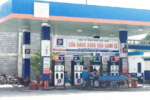 Nhân viên cây xăng móc túi khách: Điều kiện để xử hình sự