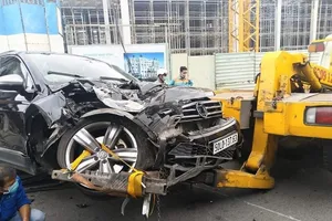 Trách nhiệm pháp lý trong vụ tông đổ 9 cột điện