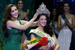 Tân hoa hậu Phương Khánh mê ca cổ và tự hào về xứ dừa