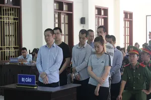 Đặt thiết bị đọc trộm thẻ ATM rút trên 1,7 tỉ đồng