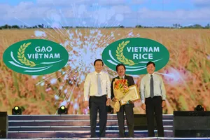 Công bố logo thương hiệu gạo Việt tại Festival lúa gạo lần III