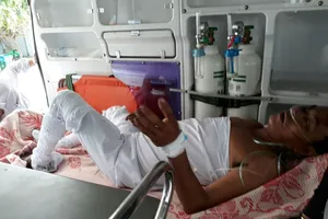 Thùng phuy dầu phát nổ, 3 người bị bỏng nặng