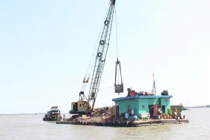 Công an vừa đến nơi thì 'cát tặc' đã gác cần