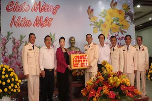 Chủ tịch Quốc hội thăm và chúc tết tại Tiền Giang