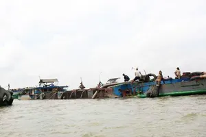 Bộ Công an thông tin vụ bắt 14 tàu trộm cát sông Hàm Luông 