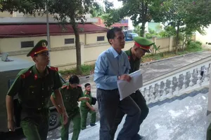 Cựu luật sư Trần Hữu Kiển bị đề nghị 12-14 năm tù