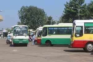 Đại biểu HĐND: 'Xe buýt đang chạy mà sút cả băng ngồi văng ra'