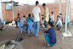 Công an đột kích vây bắt 23 người đá gà