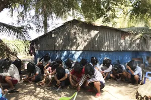 Tiền Giang: Bắt quả tang 16 người tham gia đánh bạc, đá gà 