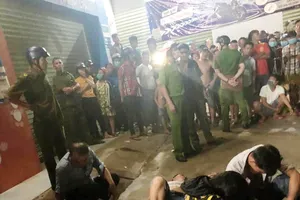 3 thanh niên bị dân vây bắt sau tiếng hô hoán ‘bị bắt cóc’