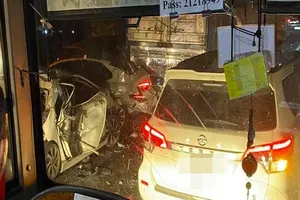 Tai nạn 6 ô tô, cao tốc TP.HCM-Trung Lương kẹt xe hơn 10km