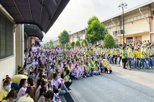 Công ty đồng ý tăng lương, 8.200 công nhân đi làm việc trở lại