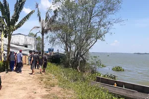 Tìm thấy 3 thi thể trên sông Tiền 