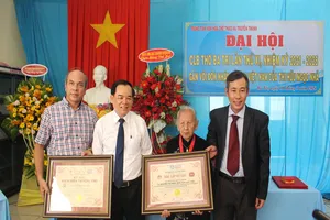 Cụ bà 102 tuổi được xác lập kỷ lục Việt Nam về sáng tác thơ