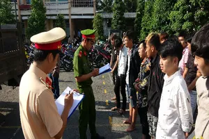 Tiền Giang: Bắt 90 ‘quái xế’ đua xe trái phép trên QL1