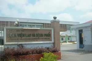 2 BN COVID-19 bị đồn ra ngoài uống nước mía đã khỏi bệnh 