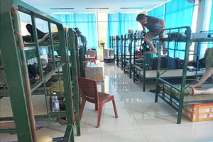 Long An: Người cách ly chê khu cách ly ngột ngạt, khó thở?