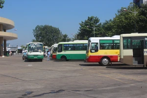 Bến Tre, Tiền Giang tạm dừng xe chở khách đi TP.HCM