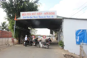 Bến Tre: Tạm dừng bến phà, bến khách ngang sông qua Tiền Giang