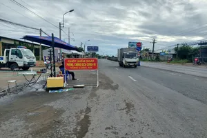Vượt 18.000 ca COVID-19, nhiều nơi ở Long An yêu cầu dân không ra đường 