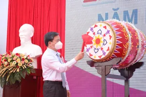 Bí thư Tỉnh uỷ Bến Tre dự khai giảng năm học mới, ngành giáo dục nỗ lực vượt khó