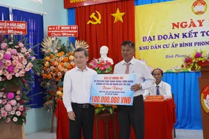 Bí thư trung ương Đảng, Chánh án TAND Tối cao dự ngày hội đại đoàn kết toàn dân tộc tại Tiền Giang