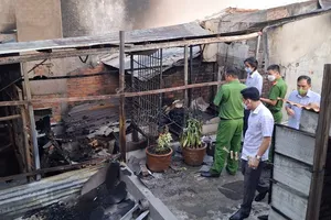 Phó Thủ tướng Thường trực chia buồn với gia đình 4 người tử vong, chỉ đạo điều tra vụ cháy