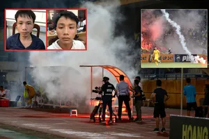 Xác định nghi can mang 20 quả pháo giấu trong thùng loa 