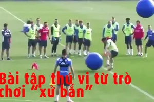Bài tập 'xử bắn' đồng đội trên sân thật thú vị