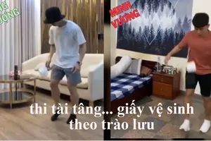 Công Phượng, Minh Vương thi tài tâng... giấy vệ sinh