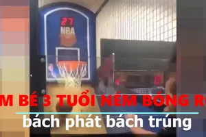 Bé 3 tuổi ném bóng rổ bách phát bách trúng