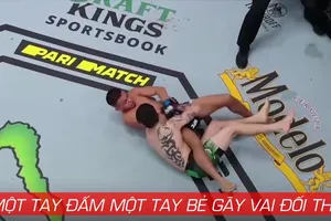 Một tay đấm một tay bẻ khớp vai đối thủ knock out