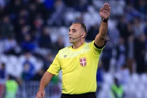 15 tháng tù cho trọng tài vì một quả phạt đền