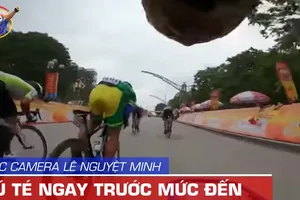 Video góc camera Lê Nguyệt Minh: Cú té đau trước mức đến