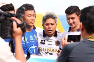 Đạo diễn đổi nghề làm... 'nhà cái'