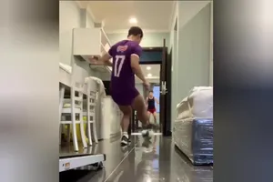 Video: 2 tuần cách ly học trò thầy Park tập với cơ bắp cuồn cuộn