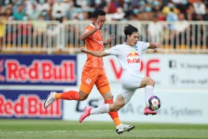 Dừng V-League, CLB sẽ bớt khủng hoảng, nhưng VPF sẽ mất hết