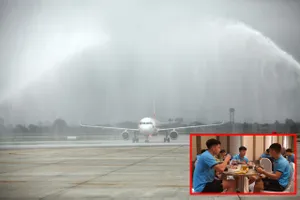 Góc nhìn: Chuyên cơ với đội tuyển và 5 ngày dài chờ bay