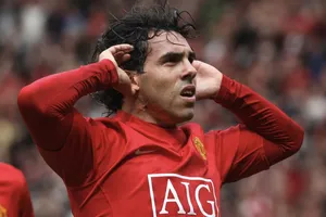 Cựu sao MU Tevez nhập viện khẩn cấp